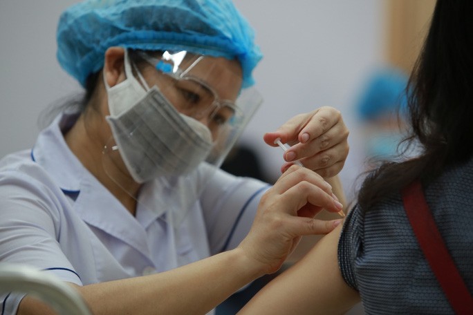 Bộ Y tế yêu cầu hoàn thành tiêm mũi 3 vắc-xin Covid-19 trong quý I-2022 
